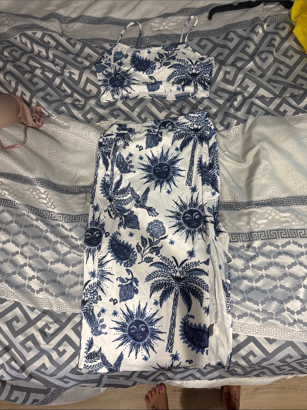White & Navy Sun-Print Two-Piece Skirt Set - Casual Beachwear